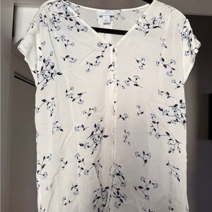 Liz Claiborne Cream V-Neck Cap-Sleeve Blouse with Navy Floral Print